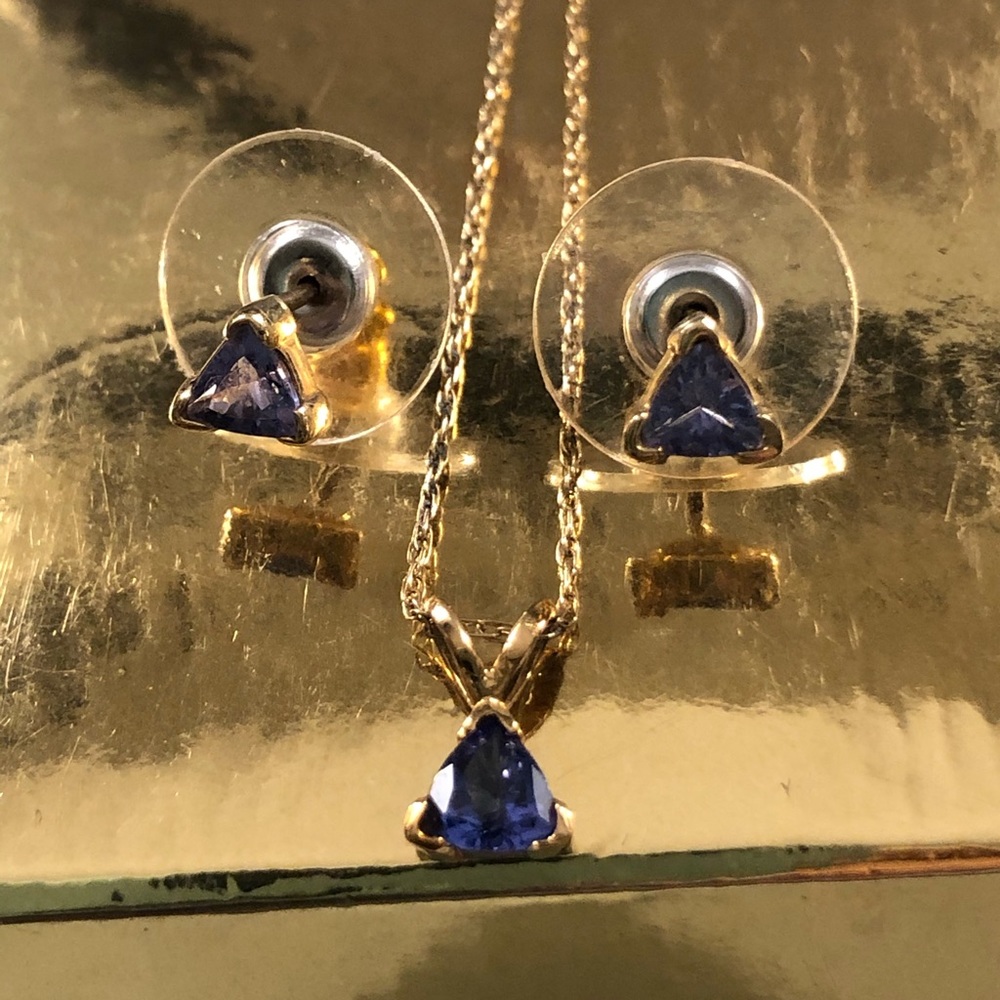 14 kt. Y  gold tanzanite earrings and necklace set